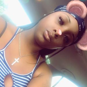 Meet your Posher, Latonya